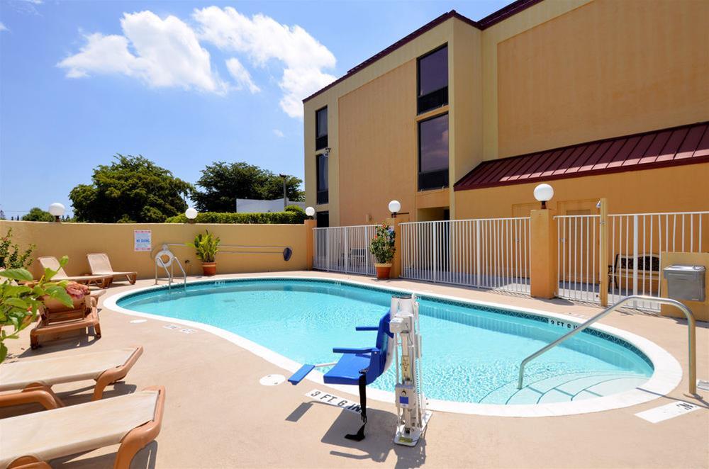 Comfort Inn & Suites Lantana - West Palm Beach South Экстерьер фото