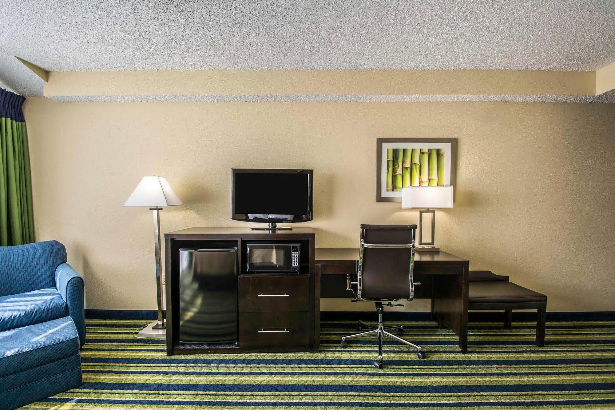 Comfort Inn & Suites Lantana - West Palm Beach South Экстерьер фото