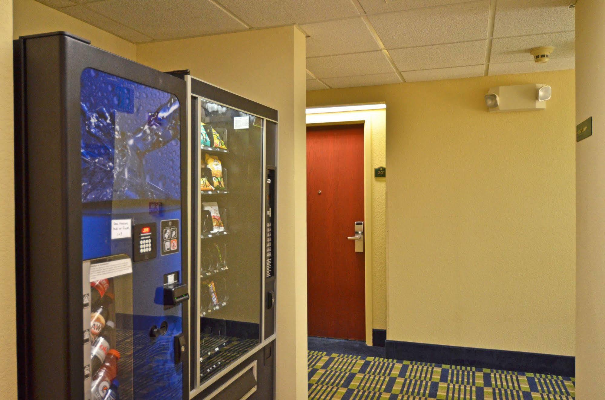 Comfort Inn & Suites Lantana - West Palm Beach South Экстерьер фото